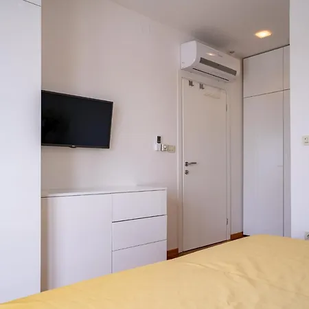 5 Star Luxury With Seaview, Private Pool & Grill House - Ocean Rab * Palit