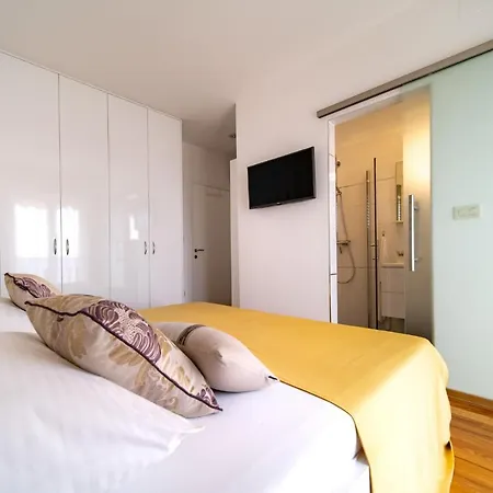 5 Star Luxury With Seaview, Private Pool & Grill House - Ocean Rab Palit