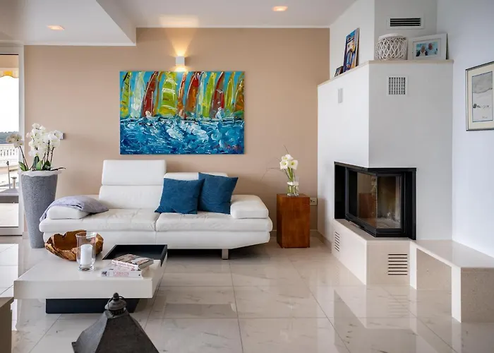 Apartment 5 Star Luxury 320m2 With Seaview, Private Pool & Grill House - Ocean Rab Palit