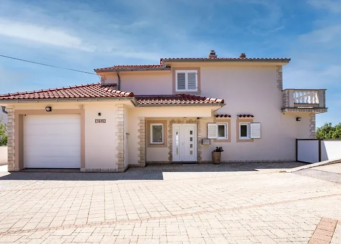 5 Star Luxury 320m2 With Seaview, Private Pool & Grill House - Ocean Rab Apartment