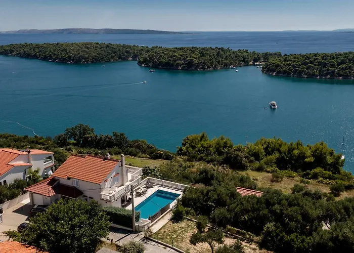 Apartment 5 Star Luxury 320m2 With Seaview, Private Pool & Grill House - Ocean Rab *