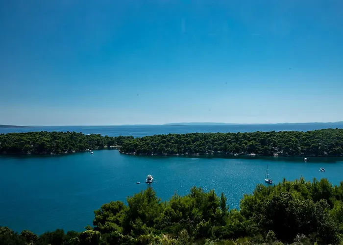 5 Star Luxury 320m2 With Seaview, Private Pool & Grill House - Ocean Rab Apartment