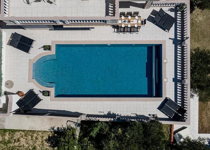 Apartment 5 Star Luxury 320m2 With Seaview, Private Pool & Grill House - Ocean Rab