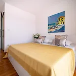 5 Star Luxury 320m2 With Seaview, Private Pool & Grill House - Ocean Rab