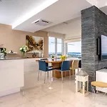 5 Star Luxury 320m2 With Seaview, Private Pool & Grill House - Ocean Rab *