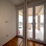 דירה 5 Star Luxury 320m2 With Seaview, Private Pool & Grill House - Ocean Rab *