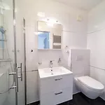 דירה 5 Star Luxury 320m2 With Seaview, Private Pool & Grill House - Ocean Rab *