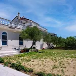דירה 5 Star Luxury 320m2 With Seaview, Private Pool & Grill House - Ocean Rab