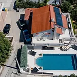 5 Star Luxury 320m2 With Seaview, Private Pool & Grill House - Ocean Rab דירה *
