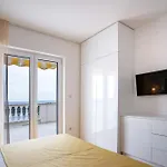 5 Star Luxury 320m2 With Seaview, Private Pool & Grill House - Ocean Rab