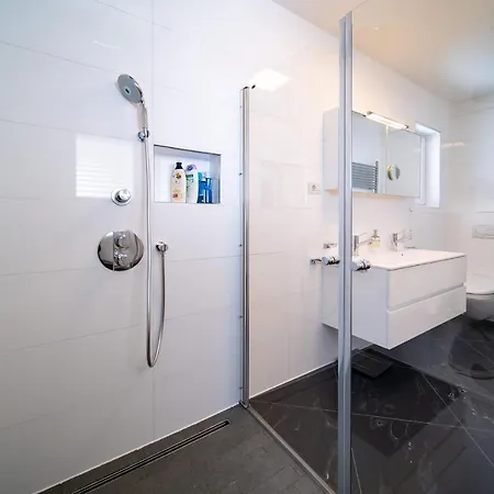 5 Star Luxury 320m2 With Seaview, Private Pool & Grill House - Ocean Rab Apartman
