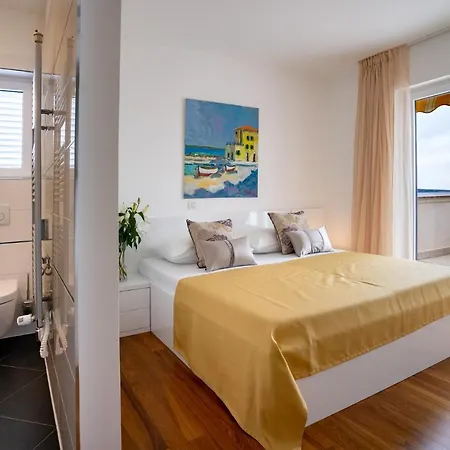 5 Star Luxury 320m2 With Seaview, Private Pool & Grill House - Ocean Rab *
