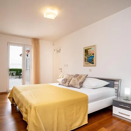 5 Star Luxury 320m2 With Seaview, Private Pool & Grill House - Ocean Rab Apartman