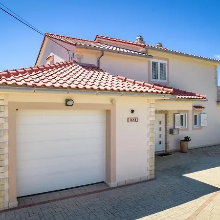 5 Star Luxury 320m2 With Seaview, Private Pool & Grill House - Ocean Rab Apartman *