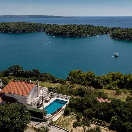 דירה 5 Star Luxury 320m2 With Seaview, Private Pool & Grill House - Ocean Rab *