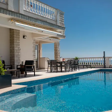Ocean Rab Apartment *