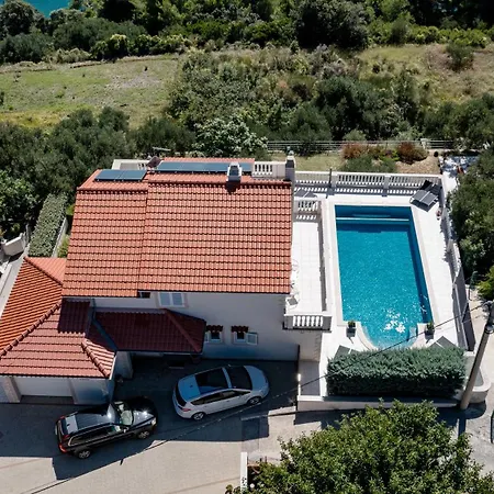 5 Star Luxury With Seaview, Private Pool & Grill House - Ocean Rab