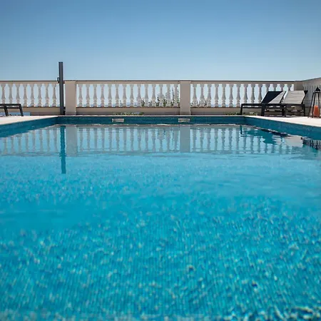 5 Star Luxury 320m2 With Seaview, Private Pool & Grill House - Ocean Rab *