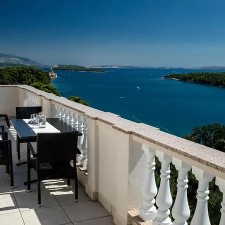 5 Star Luxury With Seaview, Private Pool & Grill House - Ocean Rab *