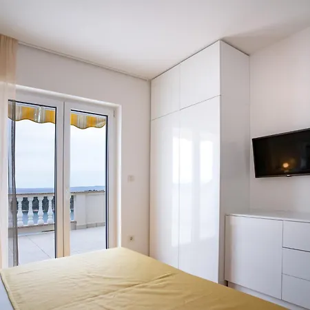 5 Star Luxury 320m2 With Seaview, Private Pool & Grill House - Ocean Rab