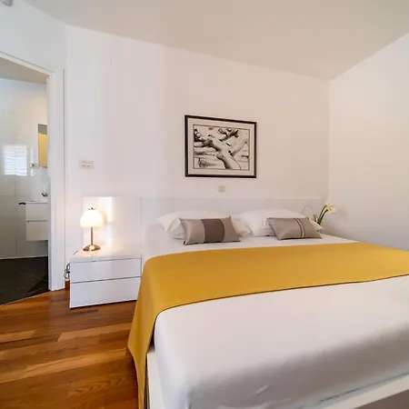 5 Star Luxury With Seaview, Private Pool & Grill House - Ocean Rab * Palit