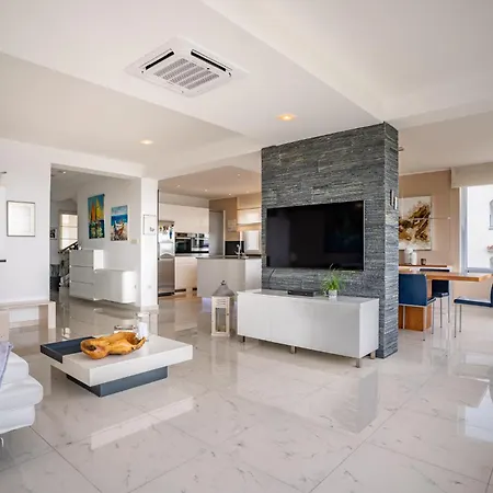 Apartman 5 Star Luxury 320m2 With Seaview, Private Pool & Grill House - Ocean Rab Palit