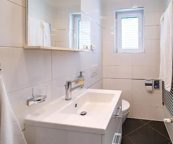 5 Star Luxury 320m2 With Seaview, Private Pool & Grill House - Ocean Rab Lejlighed *