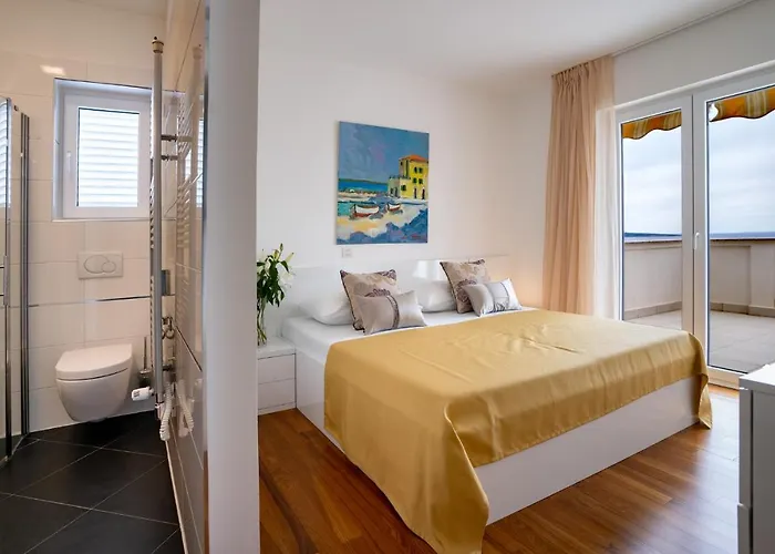 5 Star Luxury 320m2 With Seaview, Private Pool & Grill House - Ocean Rab *