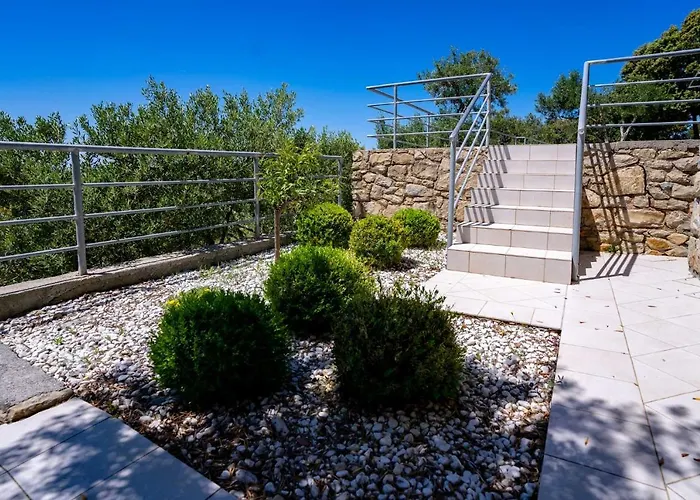 5 Star Luxury 320m2 With Seaview, Private Pool & Grill House - Ocean Rab *