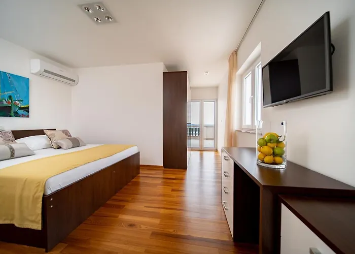 5 Star Luxury 320m2 With Seaview, Private Pool & Grill House - Ocean Rab * Palit