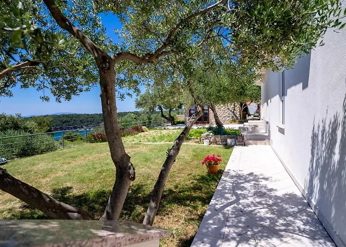 5 Star Luxury 320m2 With Seaview, Private Pool & Grill House - Ocean Rab Palit