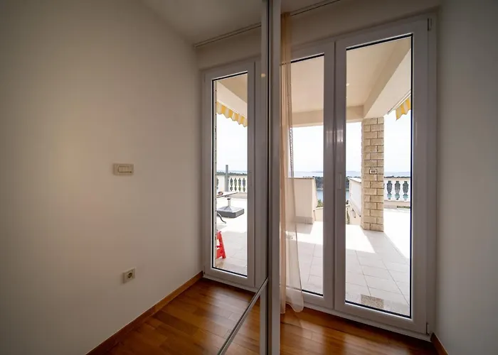 Appartement 5 Star Luxury 320m2 With Seaview, Private Pool & Grill House - Ocean Rab *