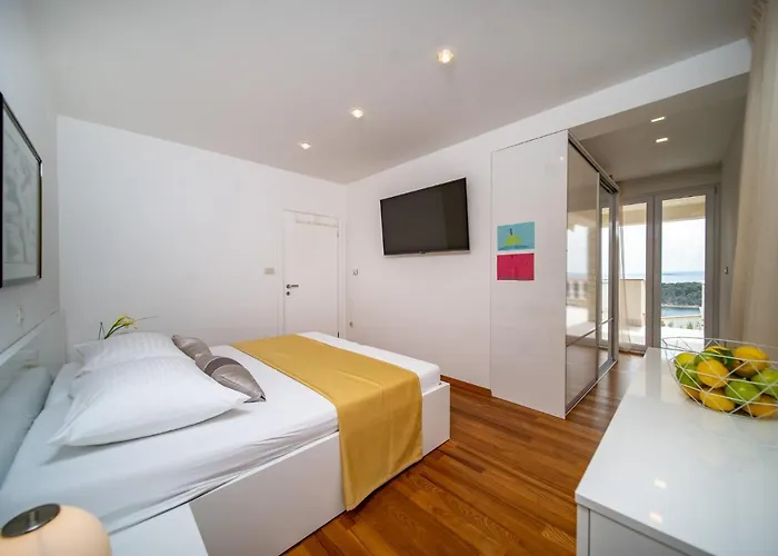 Lejlighed 5 Star Luxury 320m2 With Seaview, Private Pool & Grill House - Ocean Rab *