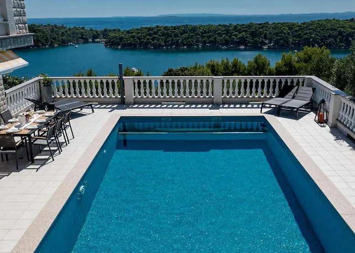 5 Star Luxury 320m2 With Seaview, Private Pool & Grill House - Ocean Rab Palit