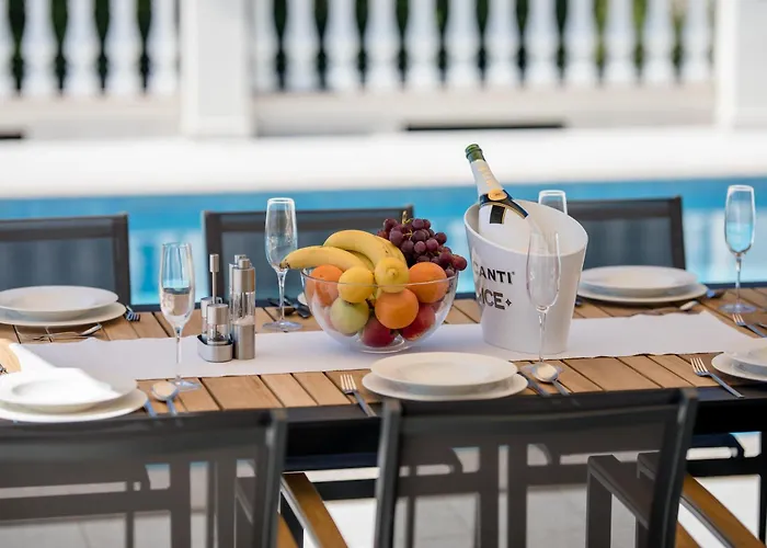 5 Star Luxury 320m2 With Seaview, Private Pool & Grill House - Ocean Rab Lejlighed *