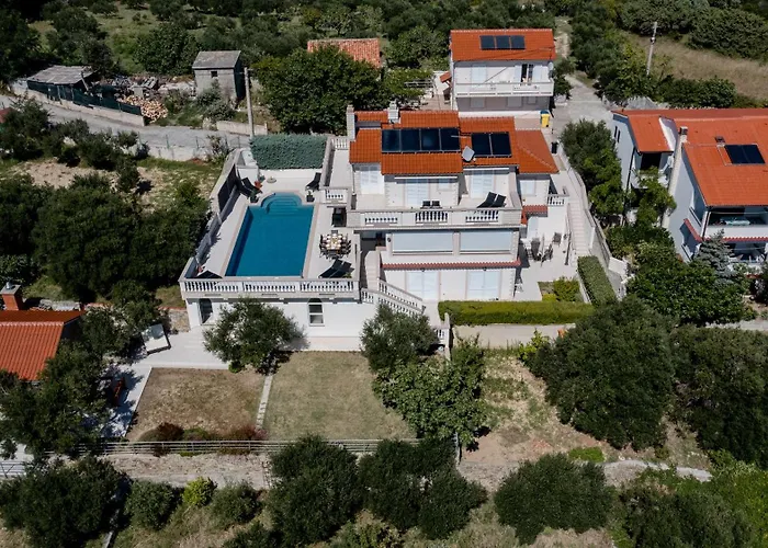 5 Star Luxury 320m2 With Seaview, Private Pool & Grill House - Ocean Rab * Palit