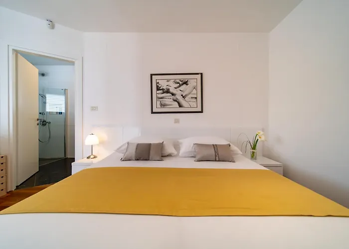 Appartement 5 Star Luxury 320m2 With Seaview, Private Pool & Grill House - Ocean Rab *