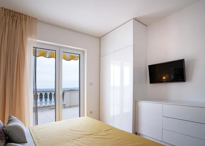 5 Star Luxury 320m2 With Seaview, Private Pool & Grill House - Ocean Rab