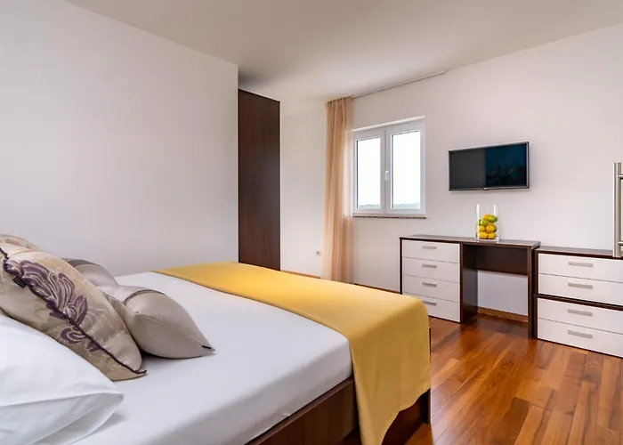 5 Star Luxury 320m2 With Seaview, Private Pool & Grill House - Ocean Rab Appartement