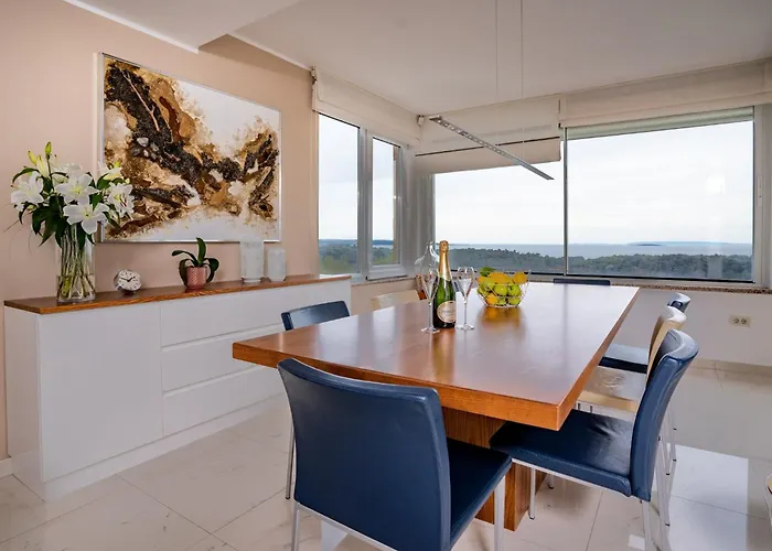 5 Star Luxury 320m2 With Seaview, Private Pool & Grill House - Ocean Rab
